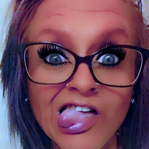 Meet your Posher, Amber - Picture 1 of 1